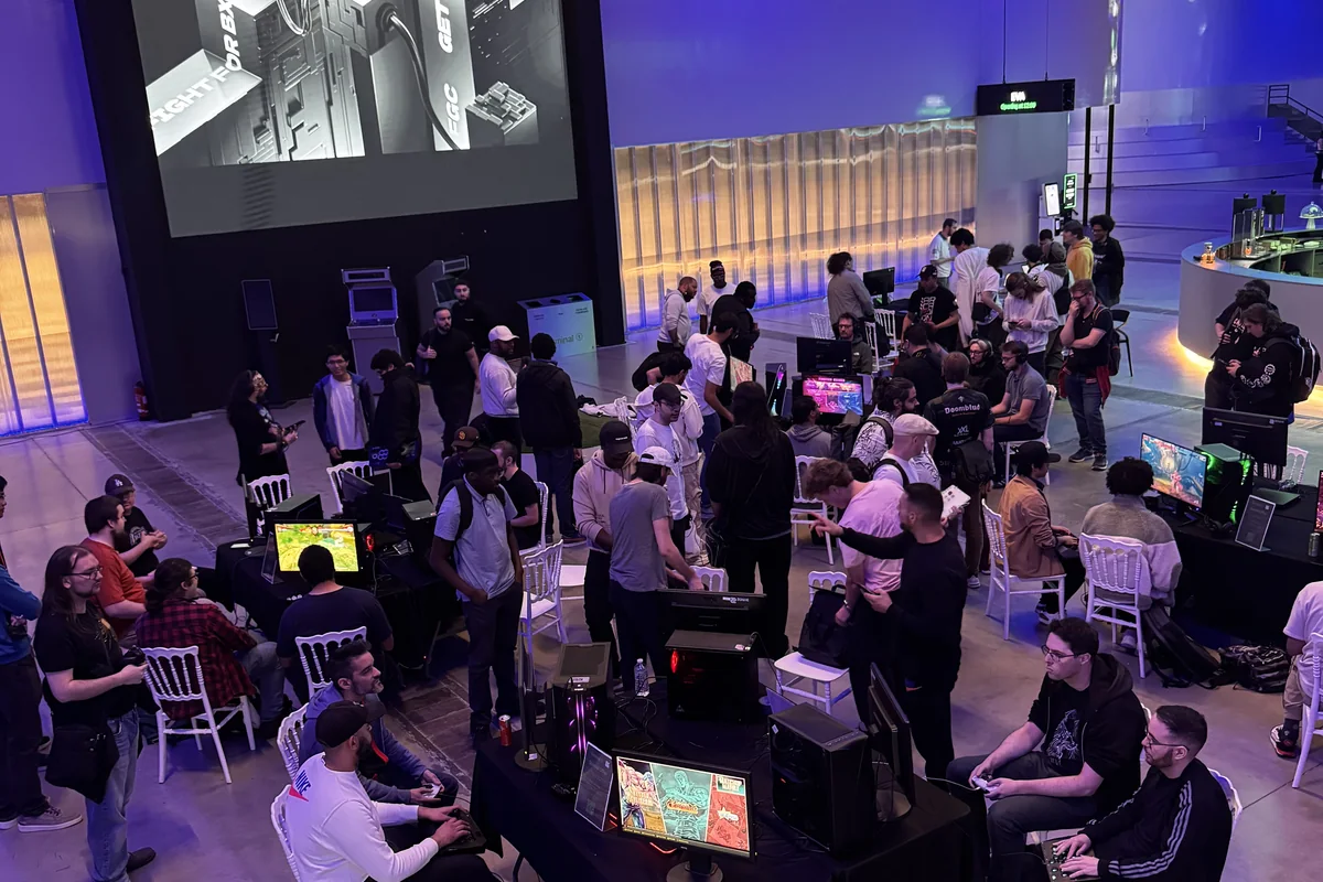 Les joueurs réunis autour des setups au BX Dojo #2