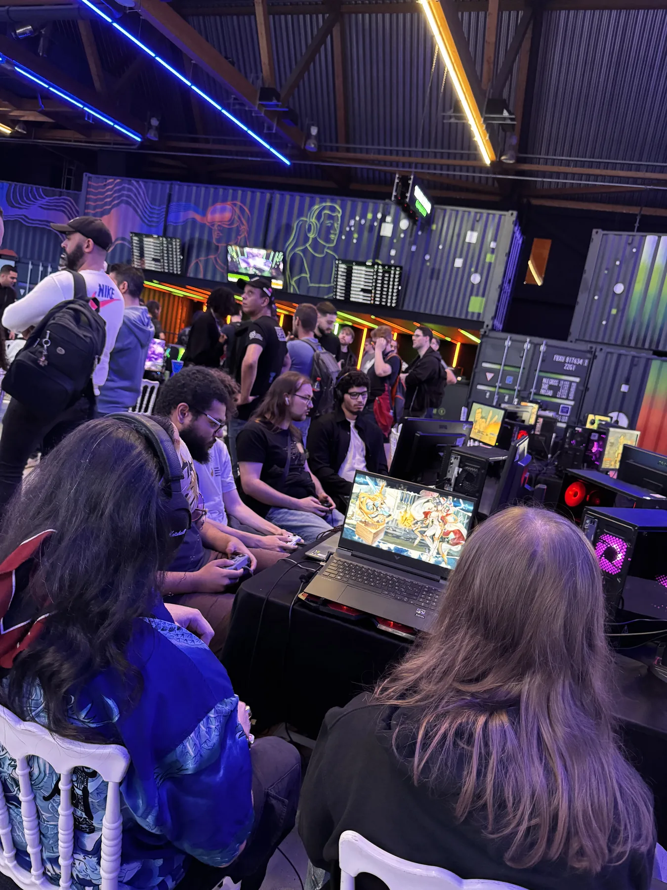 Des joueurs disputent des matchs sur plusieurs setups au BX Dojo #2